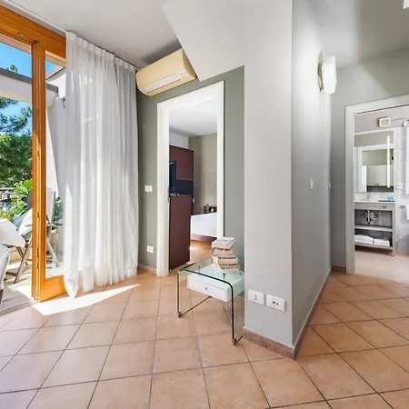 Apart Otel Poggio Dei Pini 4*