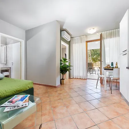 Ξενοδοχείο με διαμερίσματα Poggio Dei Pini