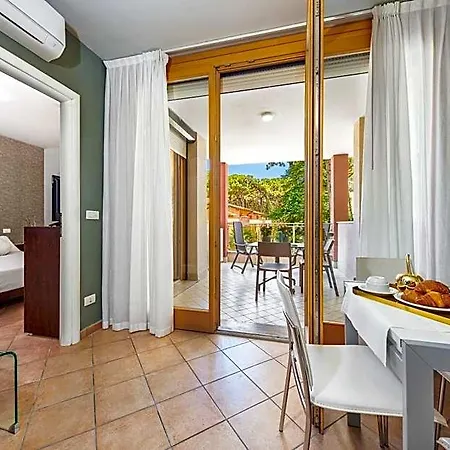 Poggio Dei Pini Apart Otel 4*