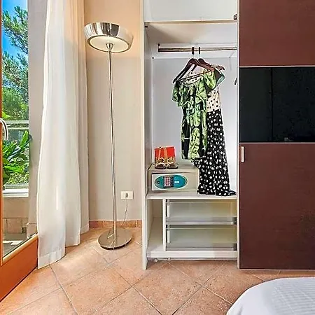Apart Otel Poggio Dei Pini 4*