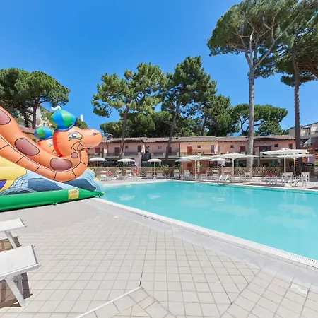 Poggio Dei Pini Apartmanhotel Marina Romea