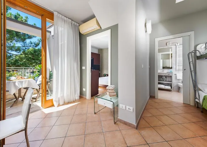 Aparthotel Poggio Dei Pini 3*